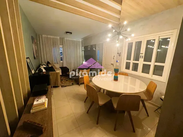 Casa 3 quartos e 4 banheiros, à venda, no bairro Jardim das Indústrias em São José dos Campos