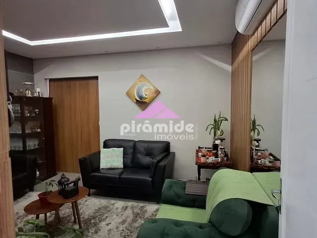Casa 2 quartos e 2 banheiros, à venda, no bairro Eugênio de Mello em São José dos Campos