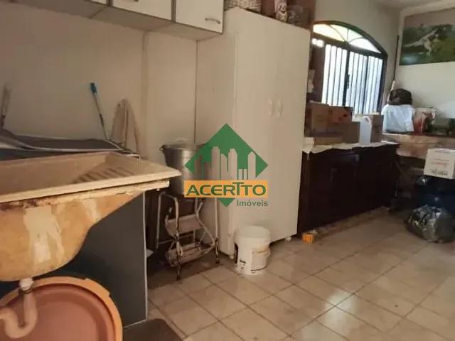Casa com 300m² 4 quartos e 3 banheiros, à venda, no bairro Dona Amélia em Araçatuba
