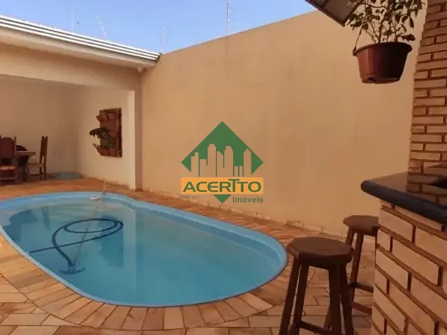 Casa com 300m² 4 quartos e 3 banheiros, à venda, no bairro Dona Amélia em Araçatuba