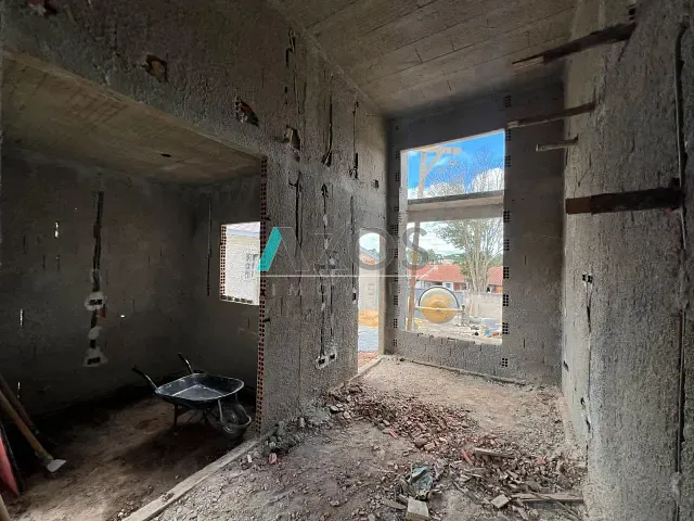 Casa com 180m² 3 quartos e 2 banheiros, à venda, no bairro Osasco em Colombo
