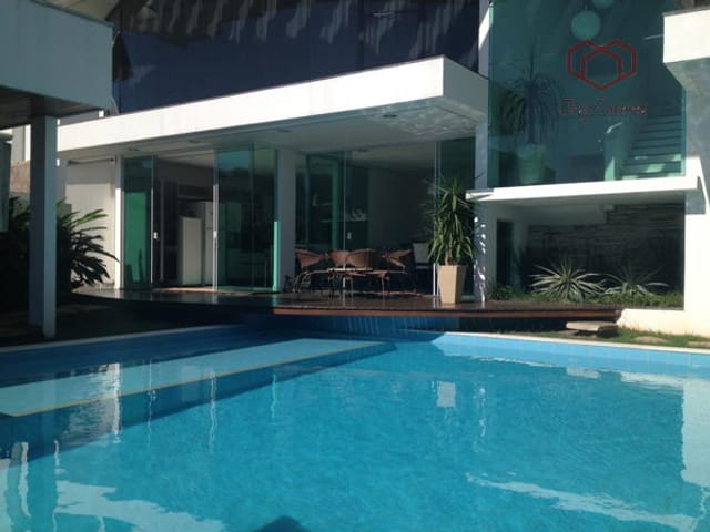 Casa com 745m² 4 quartos e 6 banheiros, à venda, no bairro Condomínio Florais Cuiabá Residencial em Cuiabá