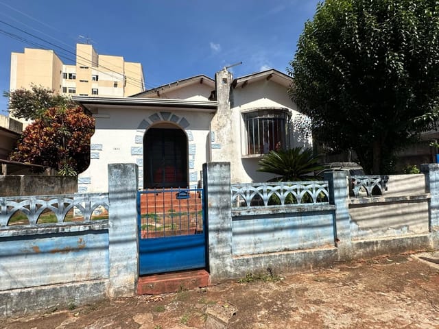 Casa com 510m² 5 quartos e 4 banheiros, para alugar, no bairro Centro em Londrina