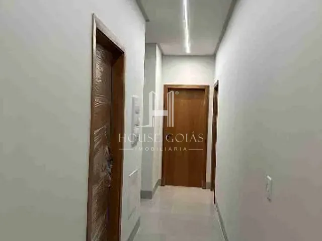 Casa com 387m² 4 quartos e 4 banheiros, à venda, no bairro Jardins Capri em Senador Canedo