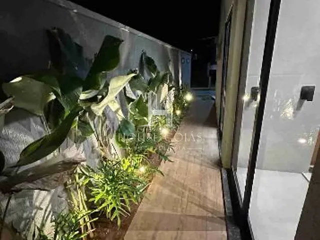 Casa com 387m² 4 quartos e 4 banheiros, à venda, no bairro Jardins Capri em Senador Canedo