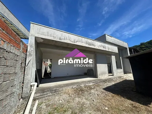 Casa 3 quartos e 3 banheiros, à venda, no bairro martim de Sá em Caraguatatuba