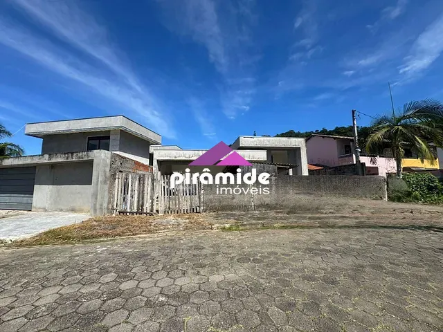 Casa 3 quartos e 3 banheiros, à venda, no bairro martim de Sá em Caraguatatuba