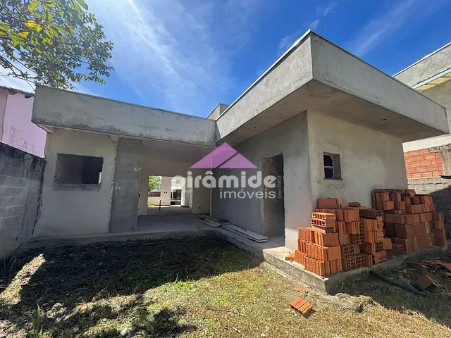 Casa 3 quartos e 3 banheiros, à venda, no bairro martim de Sá em Caraguatatuba