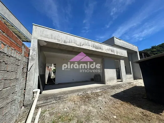Casa 3 quartos e 3 banheiros, à venda, no bairro martim de Sá em Caraguatatuba