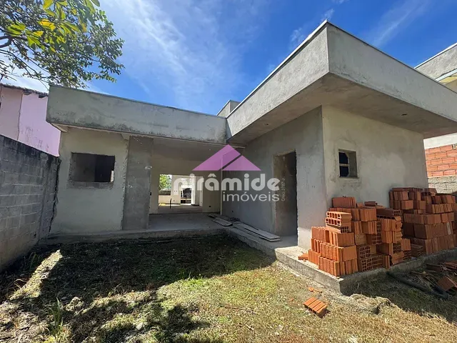 Casa 3 quartos e 3 banheiros, à venda, no bairro martim de Sá em Caraguatatuba