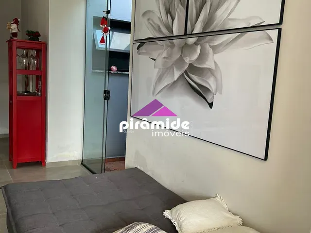 Casa com 330m² 3 quartos e 1 banheiro, à venda, no bairro Centro em Caraguatatuba
