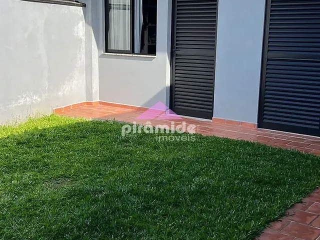 Casa com 330m² 3 quartos e 1 banheiro, à venda, no bairro Centro em Caraguatatuba
