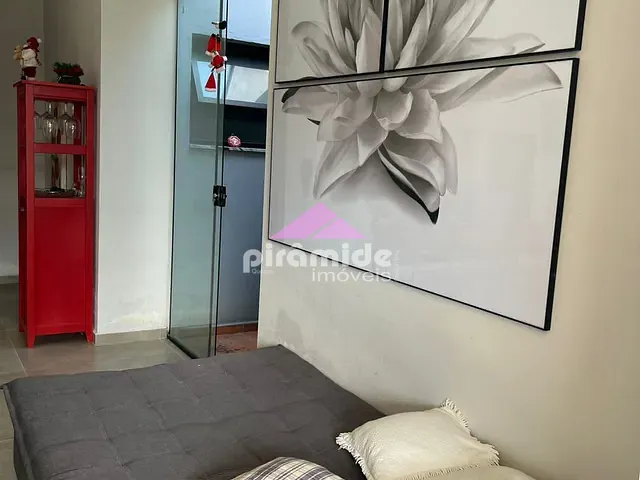 Casa com 330m² 3 quartos e 1 banheiro, à venda, no bairro Centro em Caraguatatuba