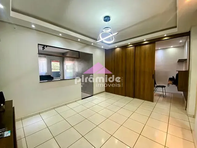 Casa 3 quartos e 2 banheiros, à venda, no bairro Eugênio de Mello em São José dos Campos