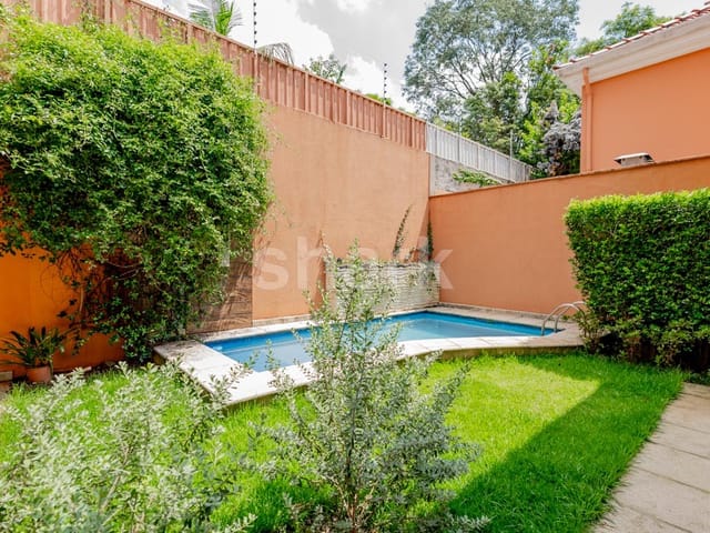 Casa com 500m² 4 quartos e 4 banheiros, à venda, no bairro Jardim Sílvia (Zona Oeste) em São Paulo