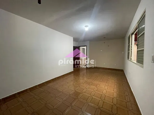 Casa com 250m² 3 quartos e 2 banheiros, à venda, no bairro Cidade Vista Verde em São José dos Campos