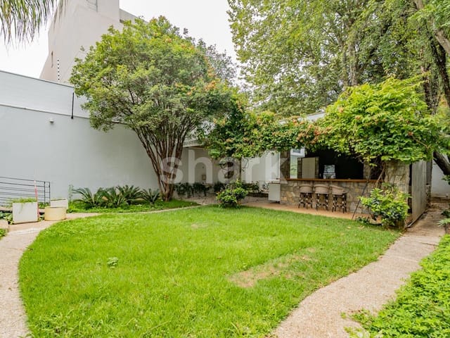 Casa com 970m² 4 quartos e 5 banheiros, à venda ou para alugar, no bairro Vila Nova Conceição em São Paulo