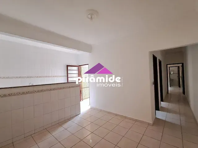 Casa 2 quartos e 2 banheiros, para alugar, no bairro Bosque dos Eucaliptos em São José dos Campos