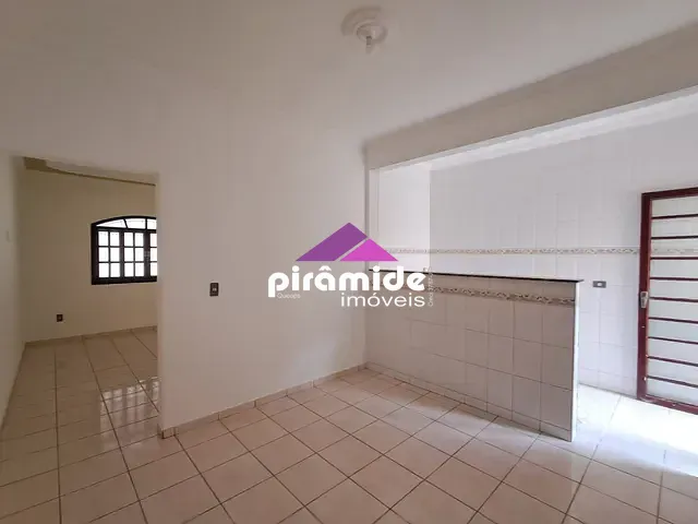 Casa 2 quartos e 2 banheiros, para alugar, no bairro Bosque dos Eucaliptos em São José dos Campos
