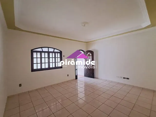 Casa 2 quartos e 2 banheiros, para alugar, no bairro Bosque dos Eucaliptos em São José dos Campos