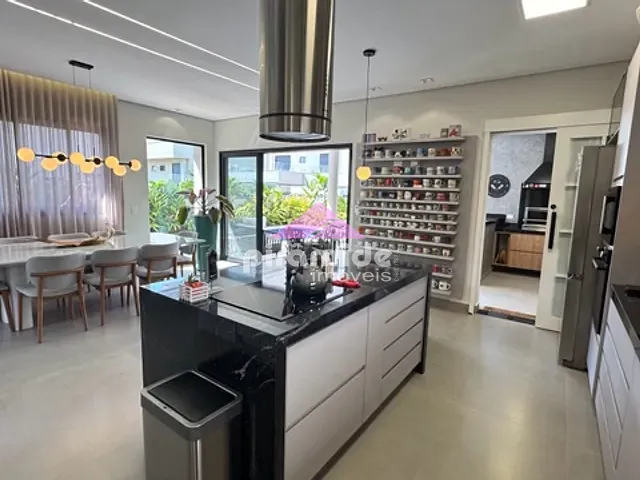 Casa com 497m² 5 quartos e 7 banheiros, à venda, no bairro Urbanova em São José dos Campos