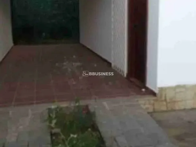 Casa com 300m² 3 quartos e 1 banheiro, à venda, no bairro Parque Califórnia em Campos dos Goytacazes