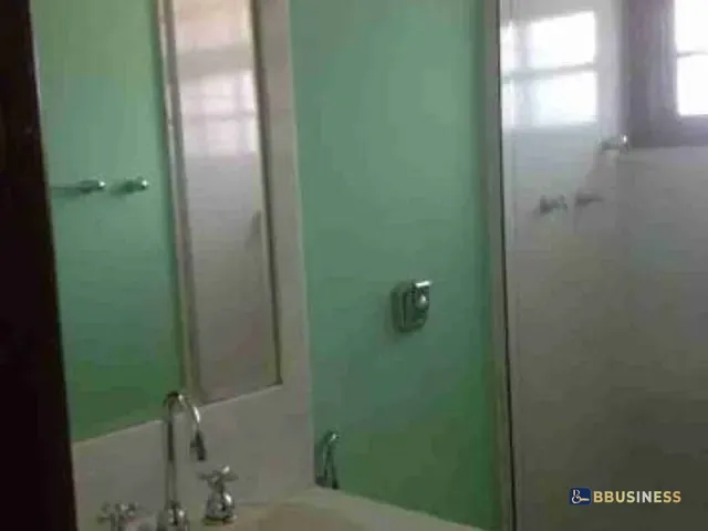 Casa com 300m² 3 quartos e 1 banheiro, à venda, no bairro Parque Califórnia em Campos dos Goytacazes