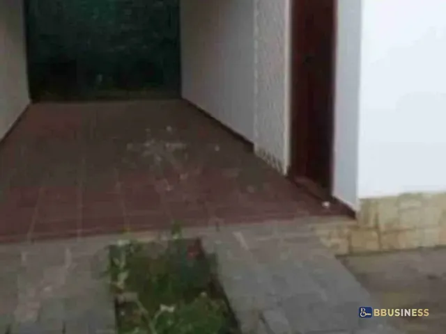 Casa com 300m² 3 quartos e 1 banheiro, à venda, no bairro Parque Califórnia em Campos dos Goytacazes