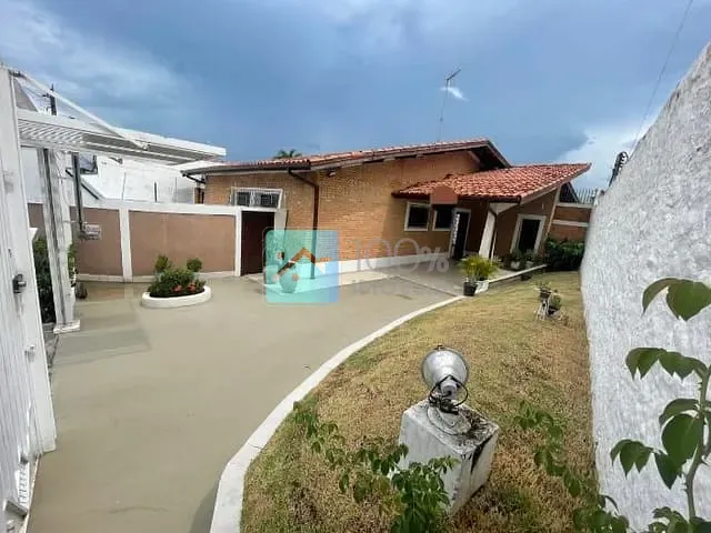 Casa com 460m² 3 quartos e 4 banheiros, à venda, no bairro Centro em São José dos Campos