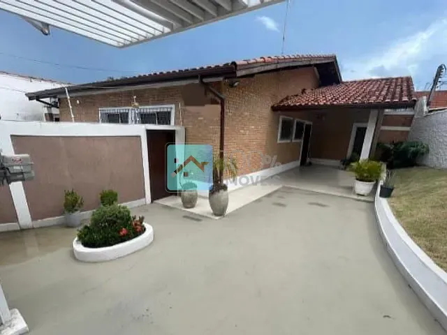 Casa com 460m² 3 quartos e 4 banheiros, à venda, no bairro Centro em São José dos Campos