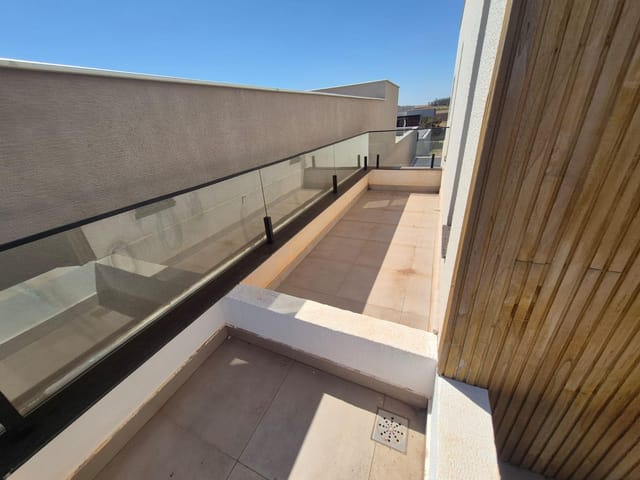 Casa 3 quartos e 4 banheiros, à venda, no bairro Jardim Montecatini em Londrina