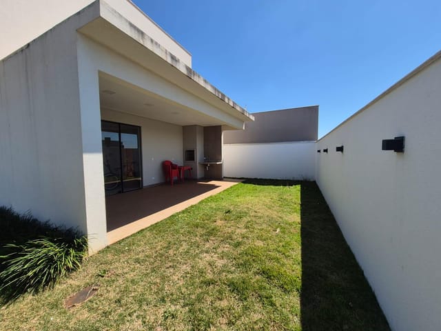 Casa 3 quartos e 4 banheiros, à venda, no bairro Jardim Montecatini em Londrina