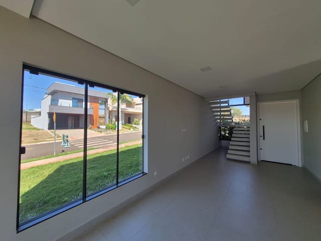 Casa 3 quartos e 4 banheiros, à venda, no bairro Jardim Montecatini em Londrina