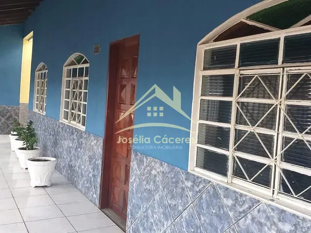 Casa com 233m² 4 quartos e 3 banheiros, à venda, no bairro Cristo Rei em Várzea Grande