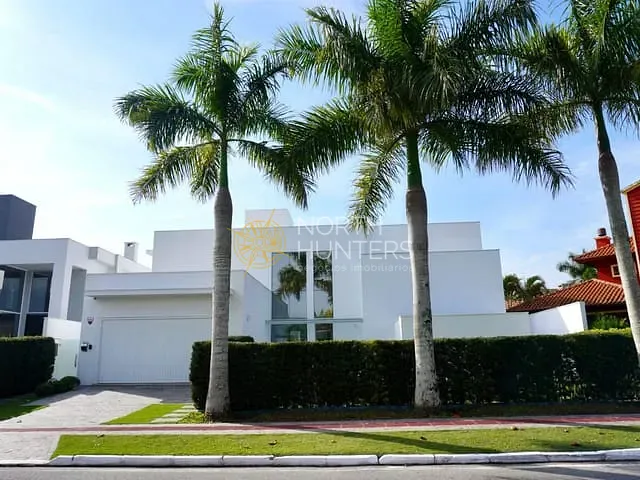 Casa com 600m² 5 quartos e 6 banheiros, à venda, no bairro Jurerê Internacional em Florianópolis