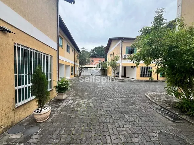Casa com 120m² 4 quartos e 2 banheiros, para alugar, no bairro Itaipu em Niterói