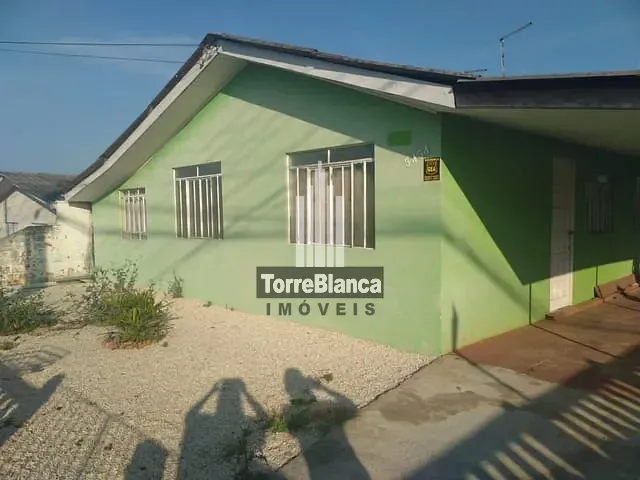Casa com 350m² 3 quartos e 1 banheiro, à venda, no bairro Uvaranas em Ponta Grossa