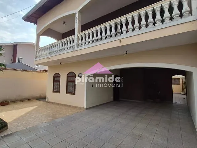 Casa 3 quartos e 4 banheiros, à venda, no bairro Jardim das Indústrias em São José dos Campos