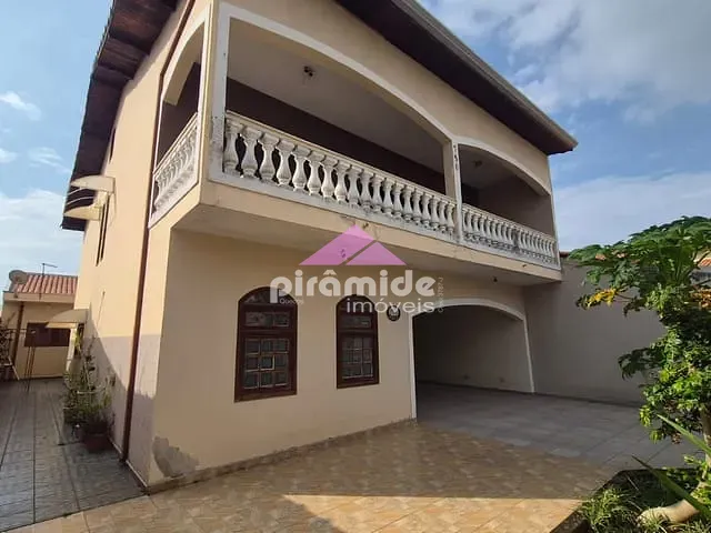 Casa 3 quartos e 4 banheiros, à venda, no bairro Jardim das Indústrias em São José dos Campos