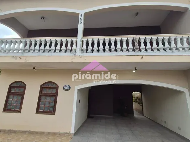 Casa 3 quartos e 4 banheiros, à venda, no bairro Jardim das Indústrias em São José dos Campos