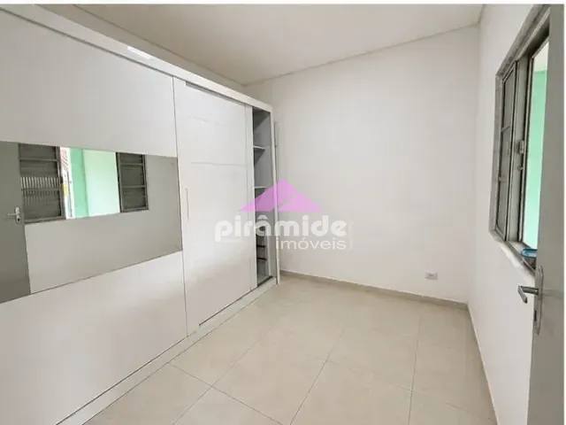 Casa 2 quartos e 1 banheiro, para alugar, no bairro Vila São Paulo em São José dos Campos