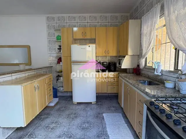 Casa com 125m² 3 quartos e 2 banheiros, à venda, no bairro Jardim Altos de Santana em São José dos Campos
