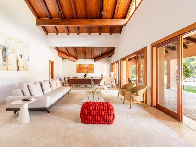 Casa com 4000m² 4 quartos e 8 banheiros, à venda ou para alugar, no bairro Residencial Tamboré em Barueri