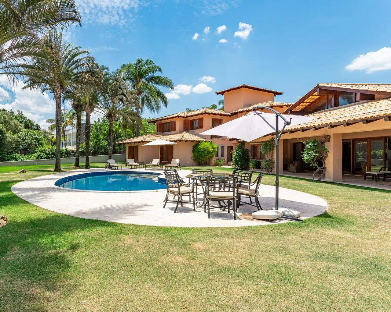 Casa em Residencial Tamboré — foto 1