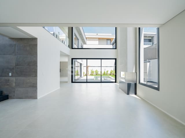 Casa com 420m² 4 quartos e 5 banheiros, à venda, no bairro Colinas da Anhangüera em Santana de Parnaíba