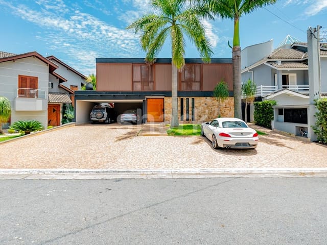 Casa com 560m² 4 quartos e 7 banheiros, à venda ou para alugar, no bairro Alphaville em Santana de Parnaíba