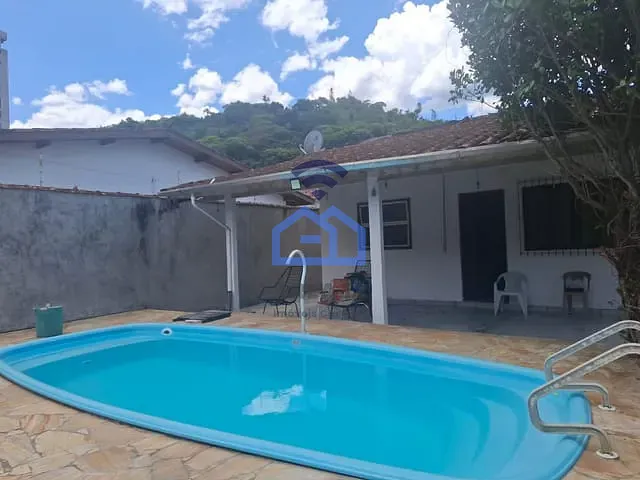 Casa 2 quartos e 1 banheiro, à venda, no bairro PRAINHA em Caraguatatuba