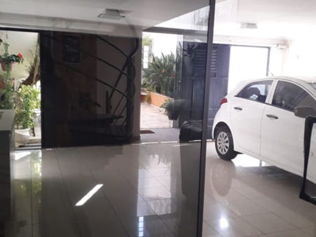 Casa com 555m², à venda ou para alugar, no bairro Jardim Santa Clara em Taubaté