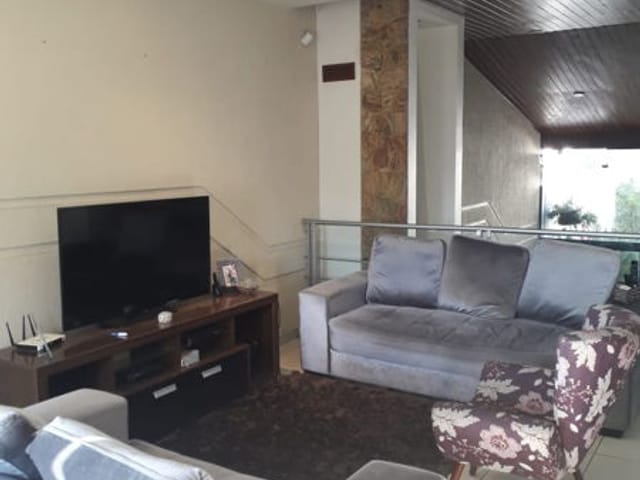 Casa com 555m², à venda ou para alugar, no bairro Jardim Santa Clara em Taubaté