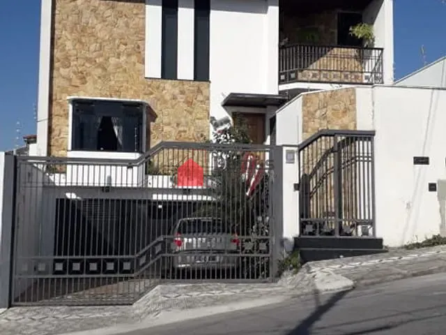 Casa com 555m², à venda ou para alugar, no bairro Jardim Santa Clara em Taubaté